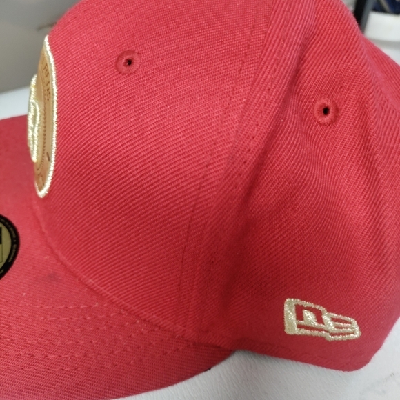 Hat - Picture 2 of 5